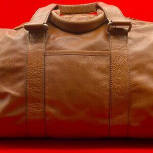Banana Republic Extra-Large Leather Weekender Duffel Bag – Unisex | Stylish Trav